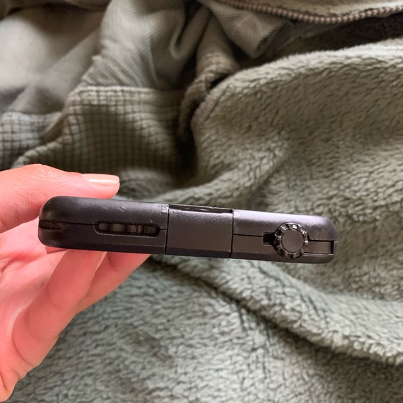 iPhone 6s Plus lifeproof case - Picture 3 of 4